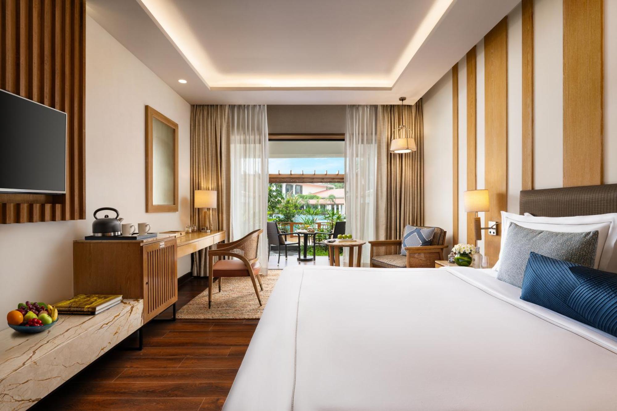 Luxury Twin Bed Room